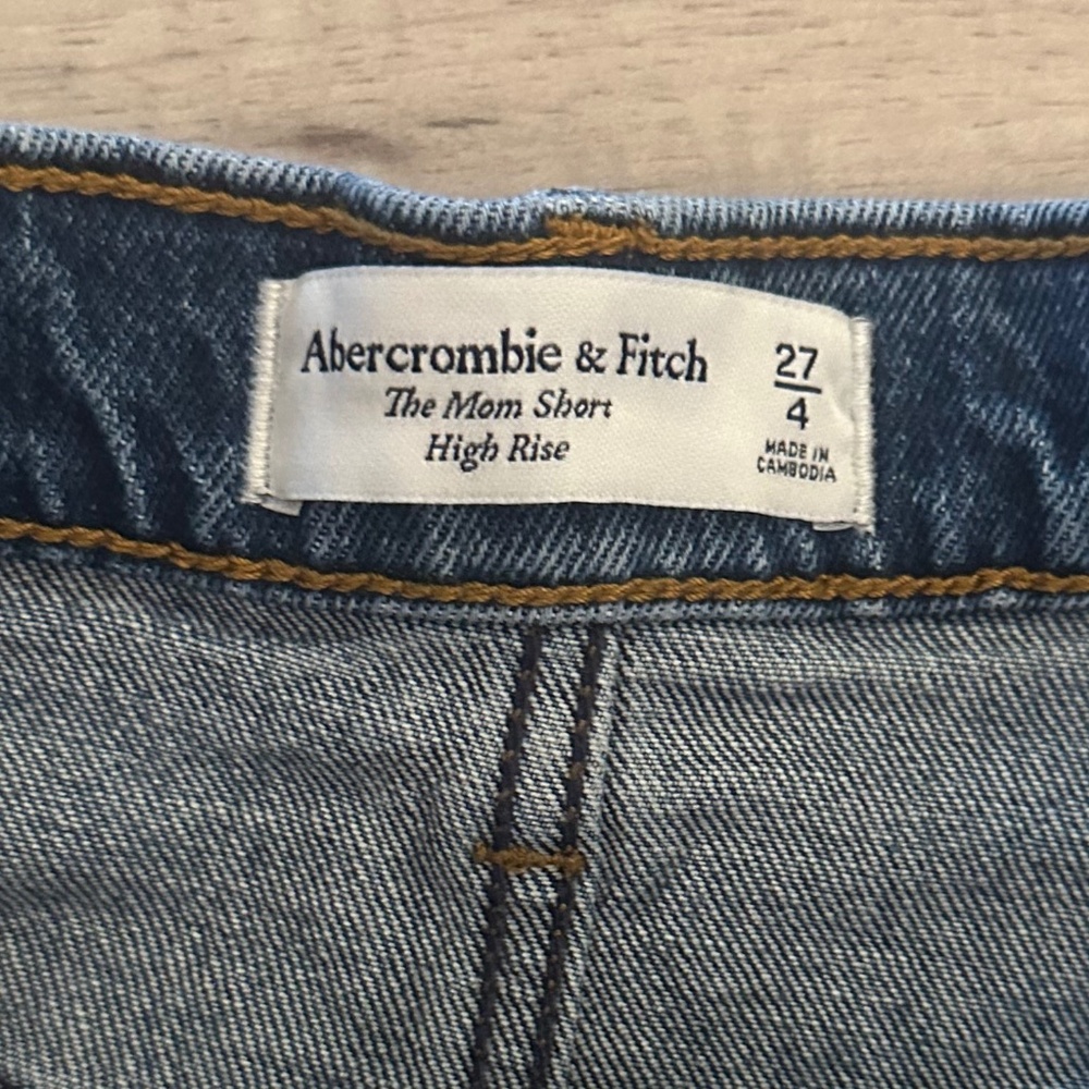 A&F High Rise Mom Short - Picture 4 of 4